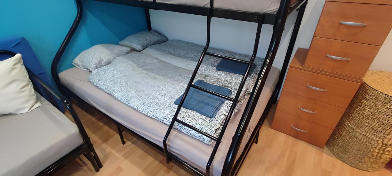 Blue Apartment In City Center, Best Location Bratysława Zewnętrze zdjęcie
